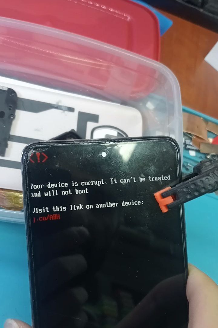 Poco x3 pro после перекатки проца , оперы и флешки такое выдаёт, кто в курсе парни, как это победить?...