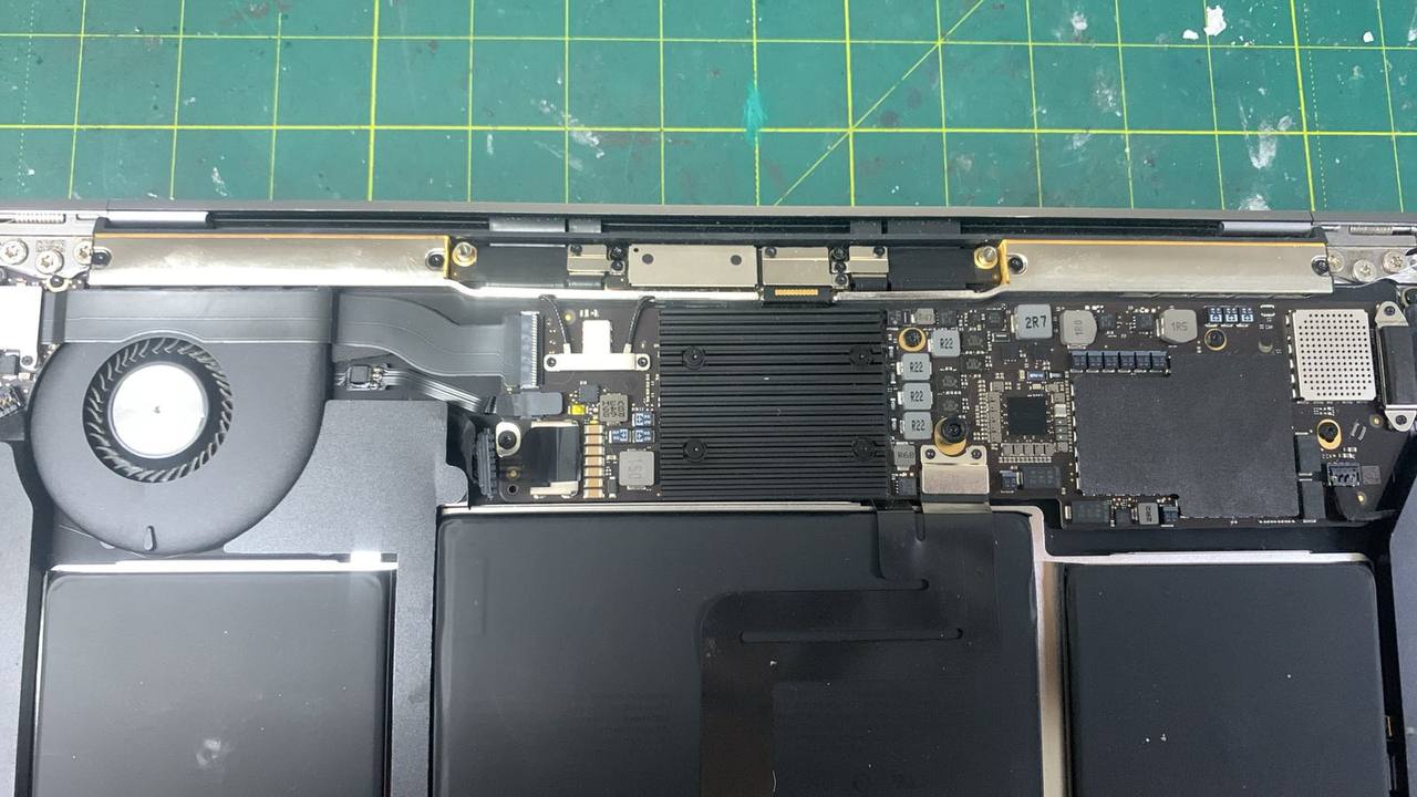 Ребята всем привет кто сталкивался с такой проблемой и как решить?Macbook air a1932 сильно греется (100)...