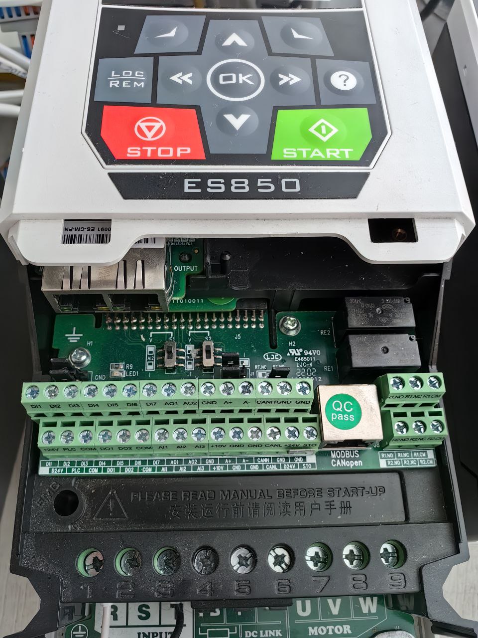 Слева уже опциональная карта Ethercat установлена, справа под энкодеры или IO ...
