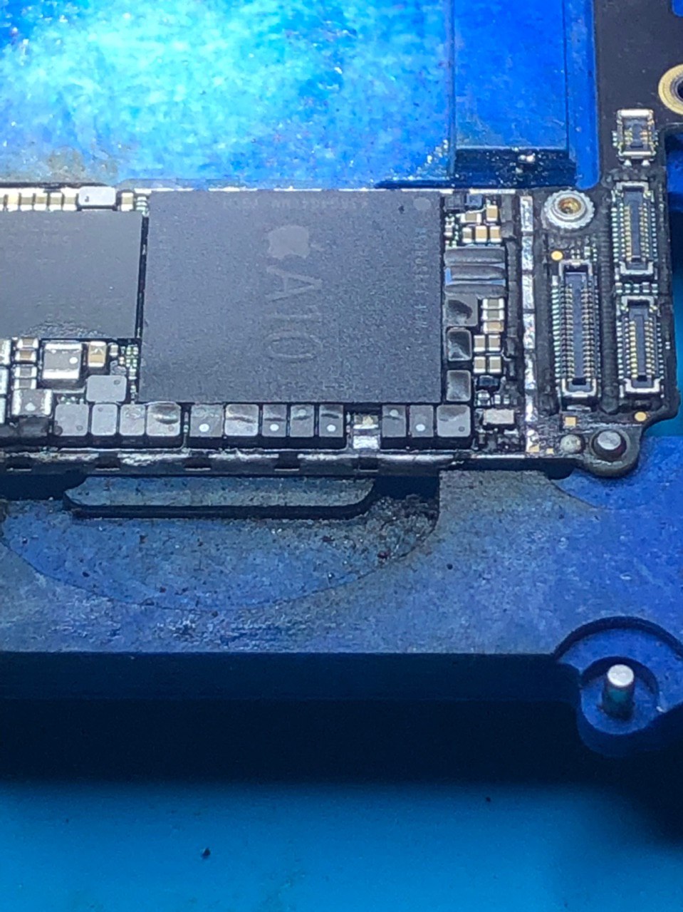 iPhone 7 Plus , 2 недели назад было , после ввода Пароль Ребут,, до меня нанд и прочие мелочи пробовали,,...