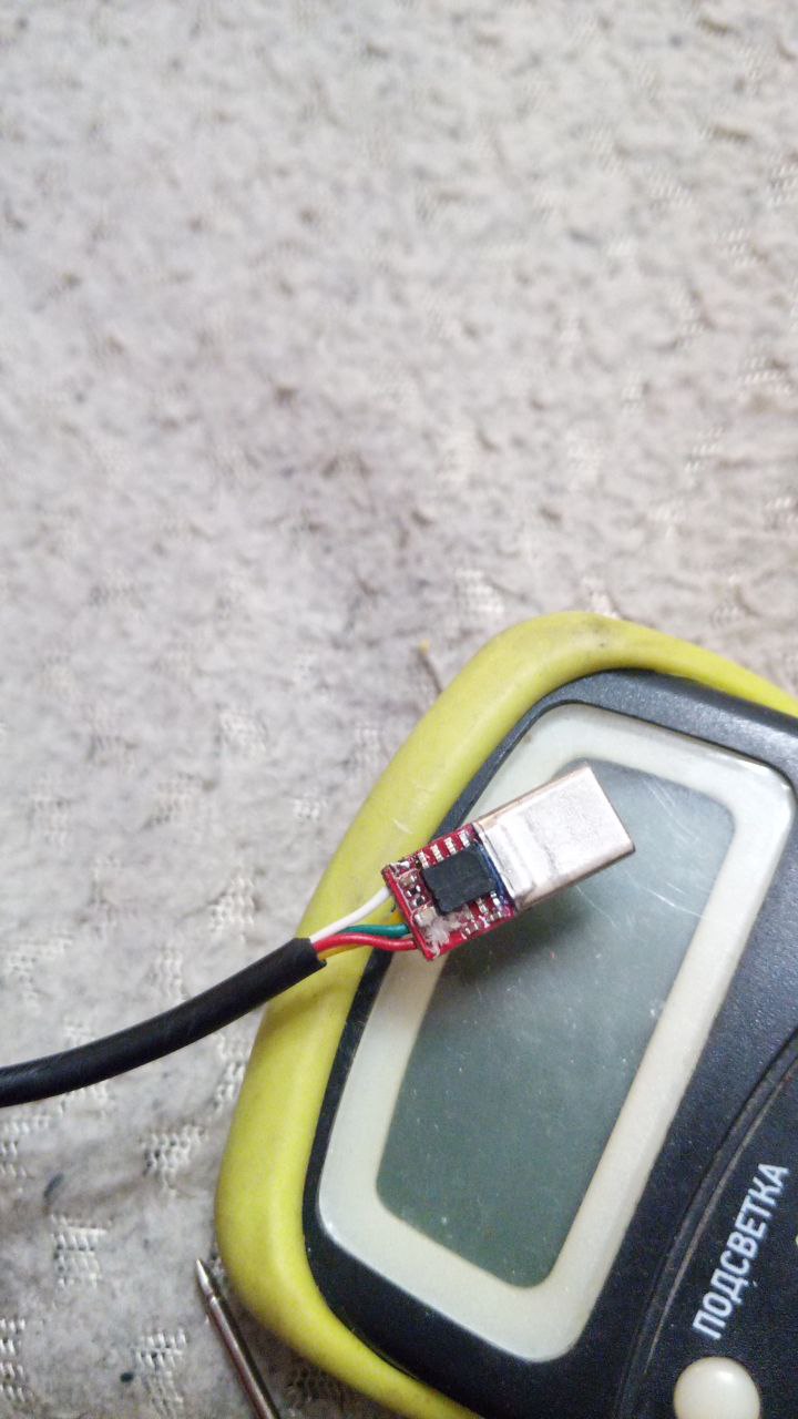 Всем привет.

Сломался переходник с USB C на наушники. Я вскрыл штекер, чтобы заменить провод, но случайно...