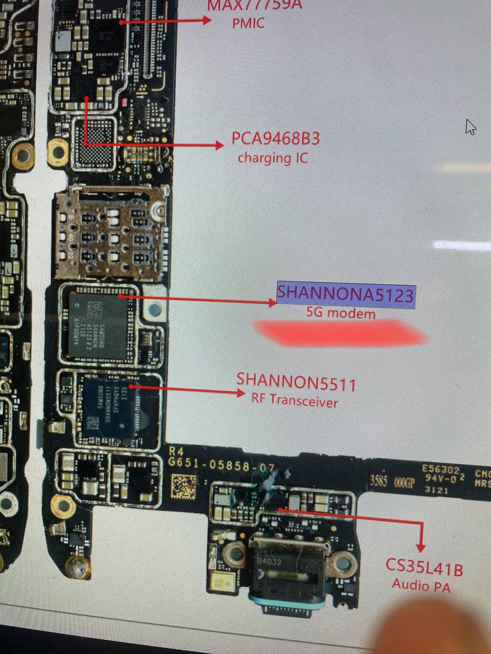 Приветствую всех. Google Pixel 6A, упал барабан на телефон. Трещина на вот этой микросхеме(модем?) Это...