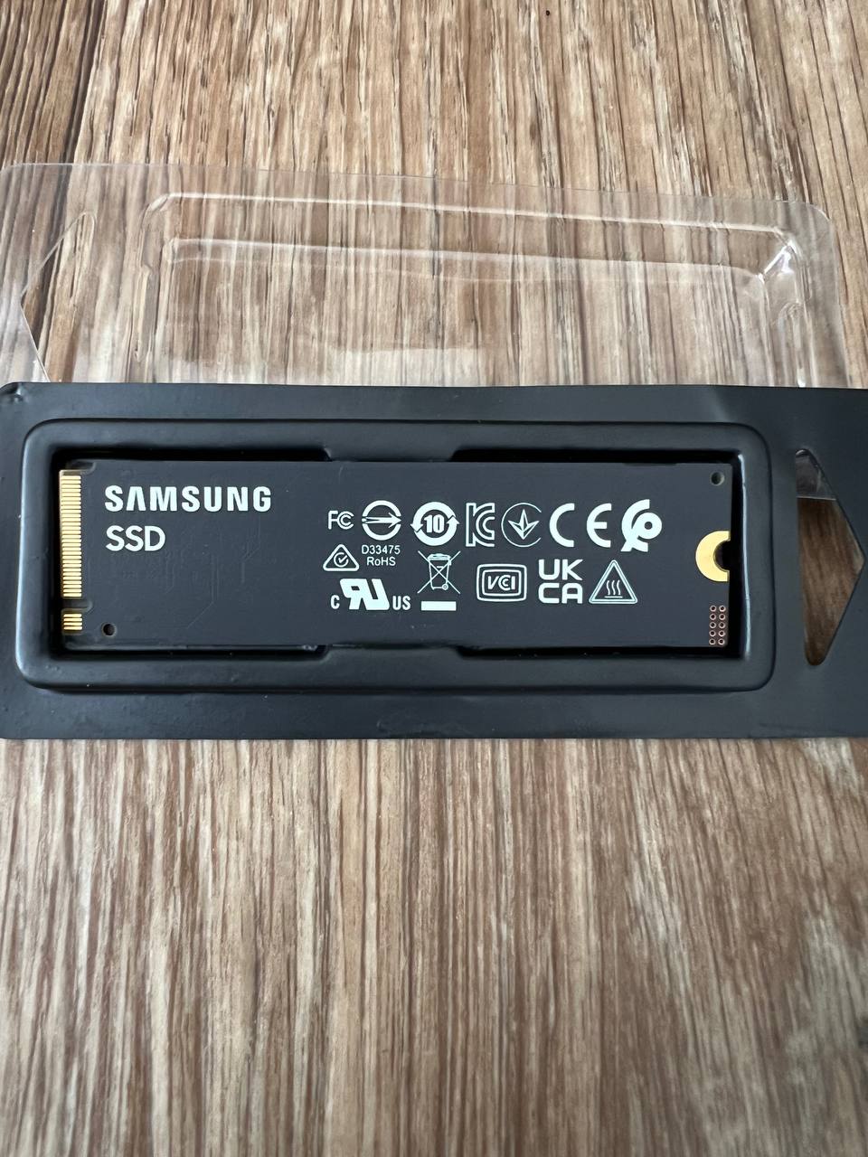 Продаю SSD Samsung 512Gb - 1650 грн за 1 шт, в наявності є декілька штук, закуповував нові нотіки де...