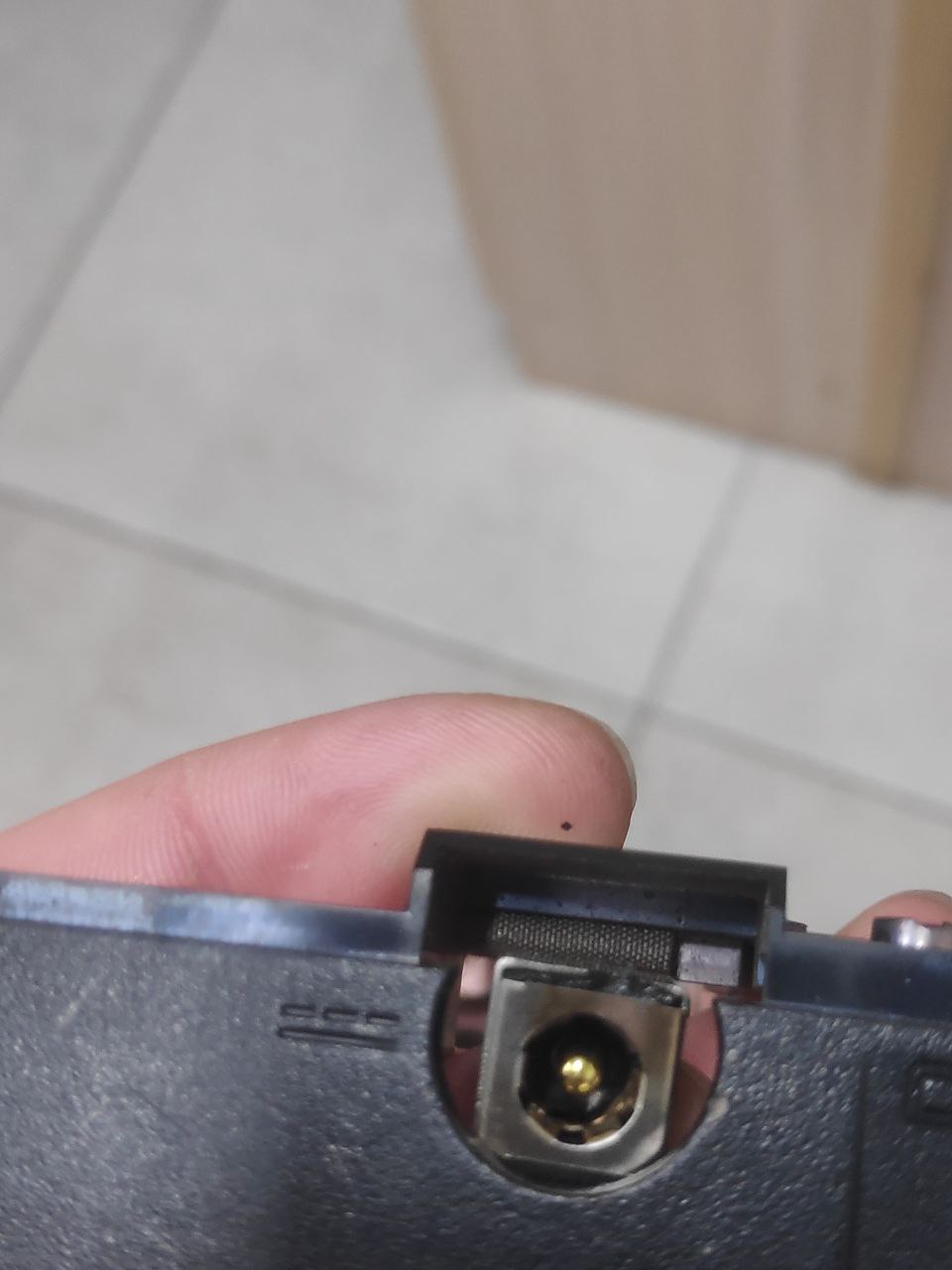 А загрузитися з live usb і звідти спробувати поставити?    ...