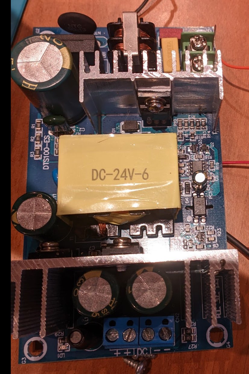 Господа, всех приветствую. Пришло уже два БП AC/DC 24V 6A, которые уходят в защиту при работе с паяльным...