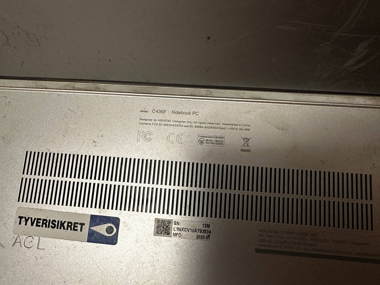SSD/RAM+
АКБ справна
Корпус без подряпин, потрібно витерти (грязний)

Зарядки немає

Запропонуйте ціну...