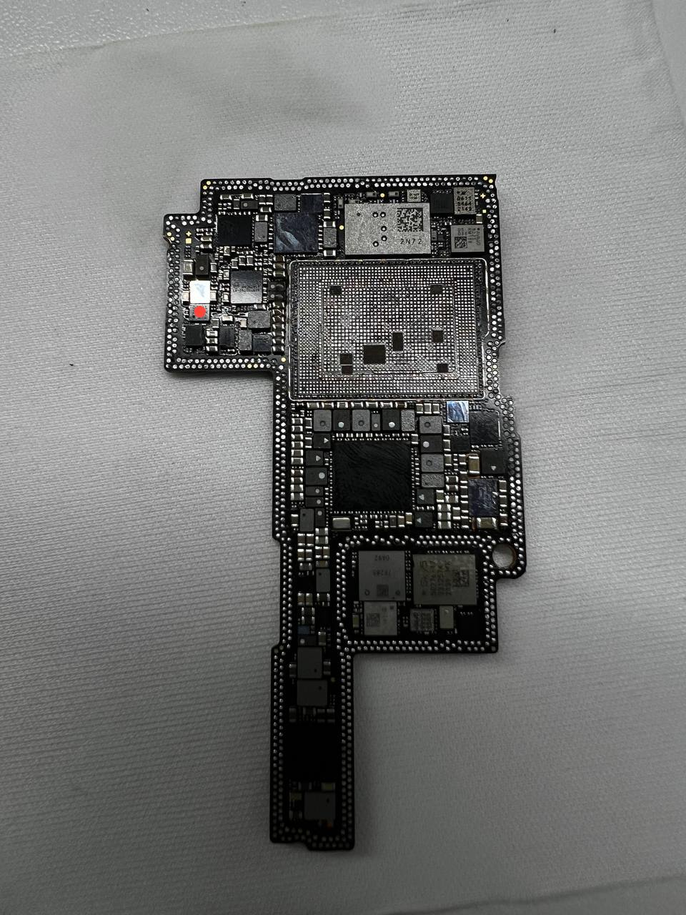 iPhone 13 Pro Max. Подскажите пожалуйста. Для Свапа верха что перекидать? Проц, арб и nand или что-то...